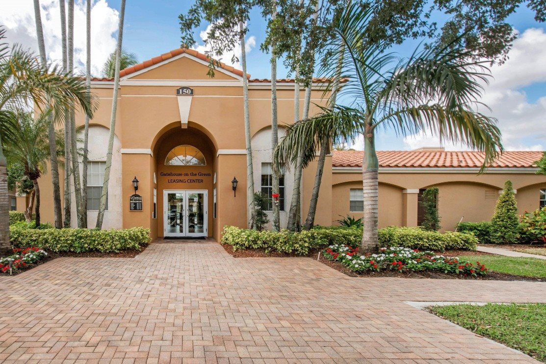 Gatehouse on the Green Apartments Photo