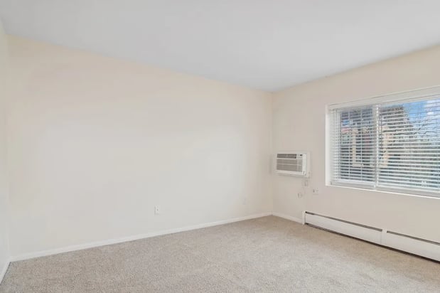 Images Cove at Linden Hills