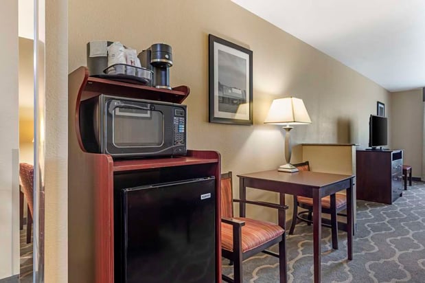 Images Best Western Plus Burleson Inn & Suites