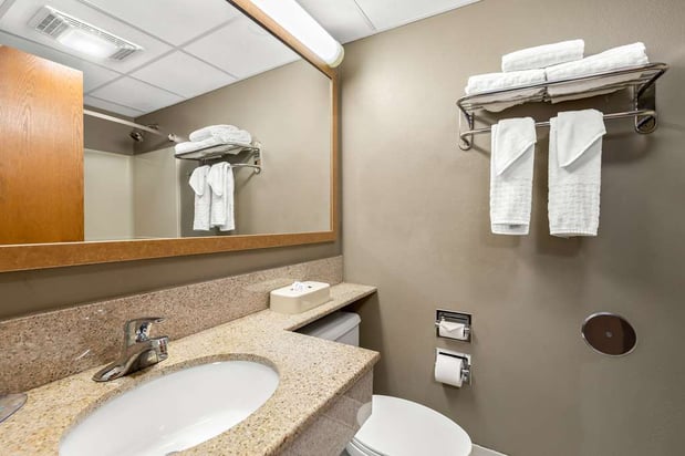 Images Best Western West Towne Suites