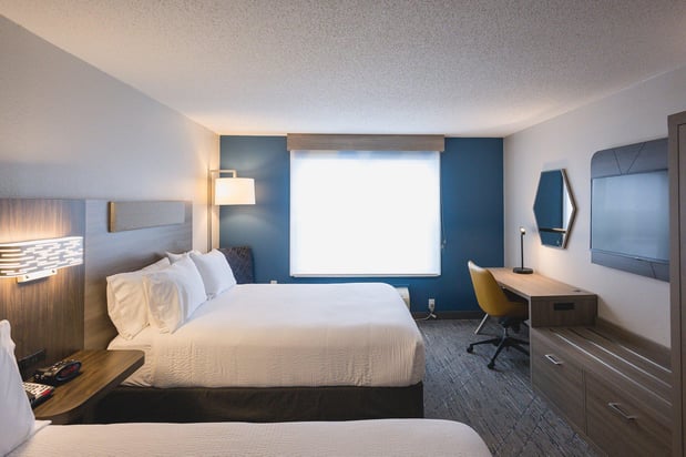 Images Holiday Inn Express & Suites Marquette by IHG
