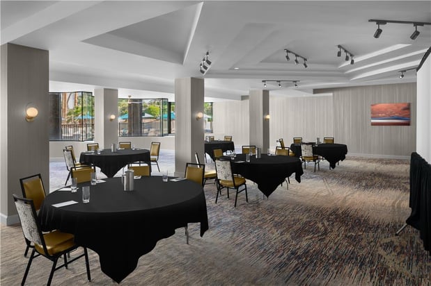 Images Embassy Suites by Hilton Phoenix Biltmore