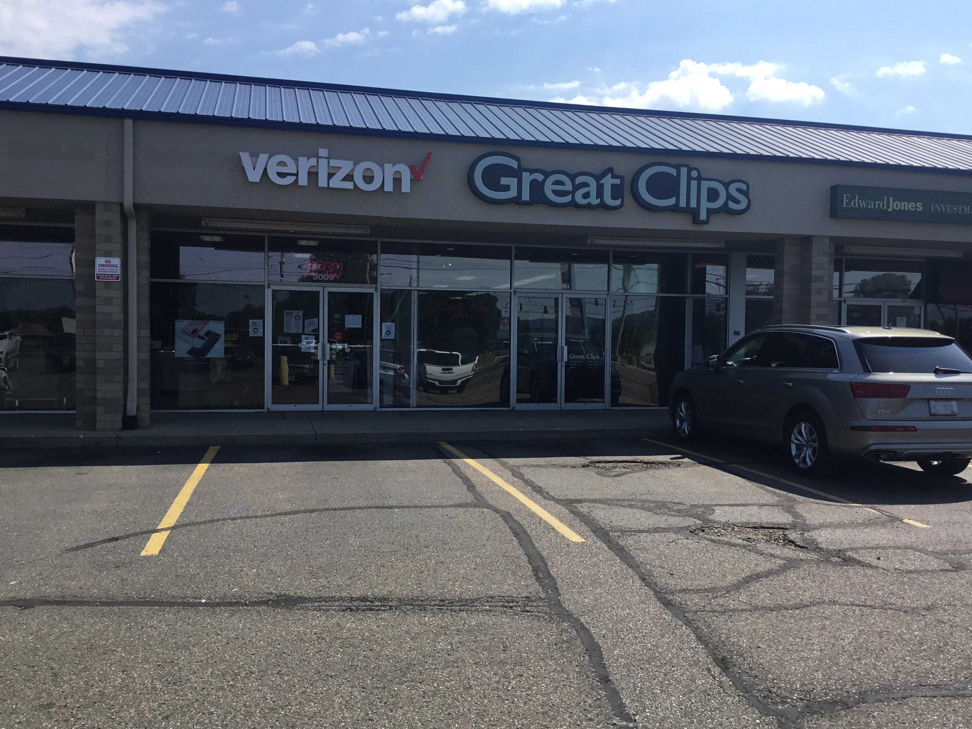 Verizon Authorized Retailer – GoWireless Photo