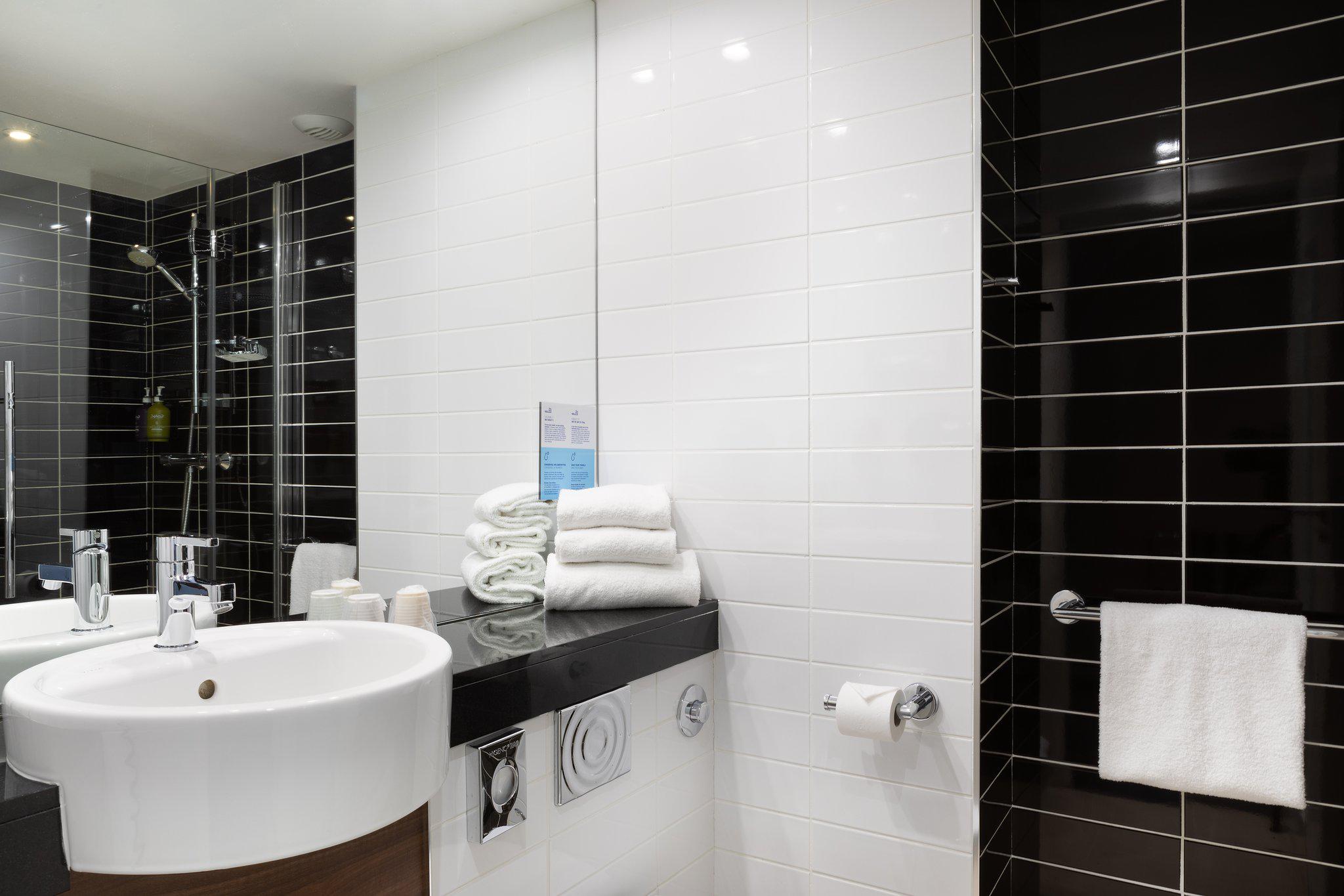 Images Holiday Inn Express Marseille Airport by IHG