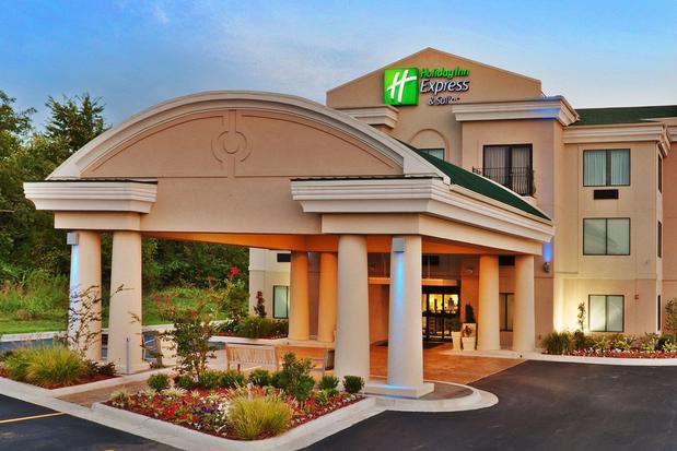 Images Holiday Inn Express & Suites Muskogee by IHG