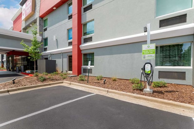 Images Best Western Plus Cleveland Inn & Suites