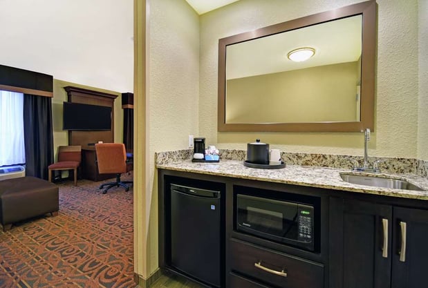 Images Hampton Inn & Suites Milwaukee/Franklin