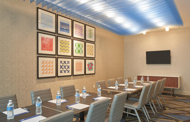 Images Holiday Inn Express & Suites Doral - Miami by IHG