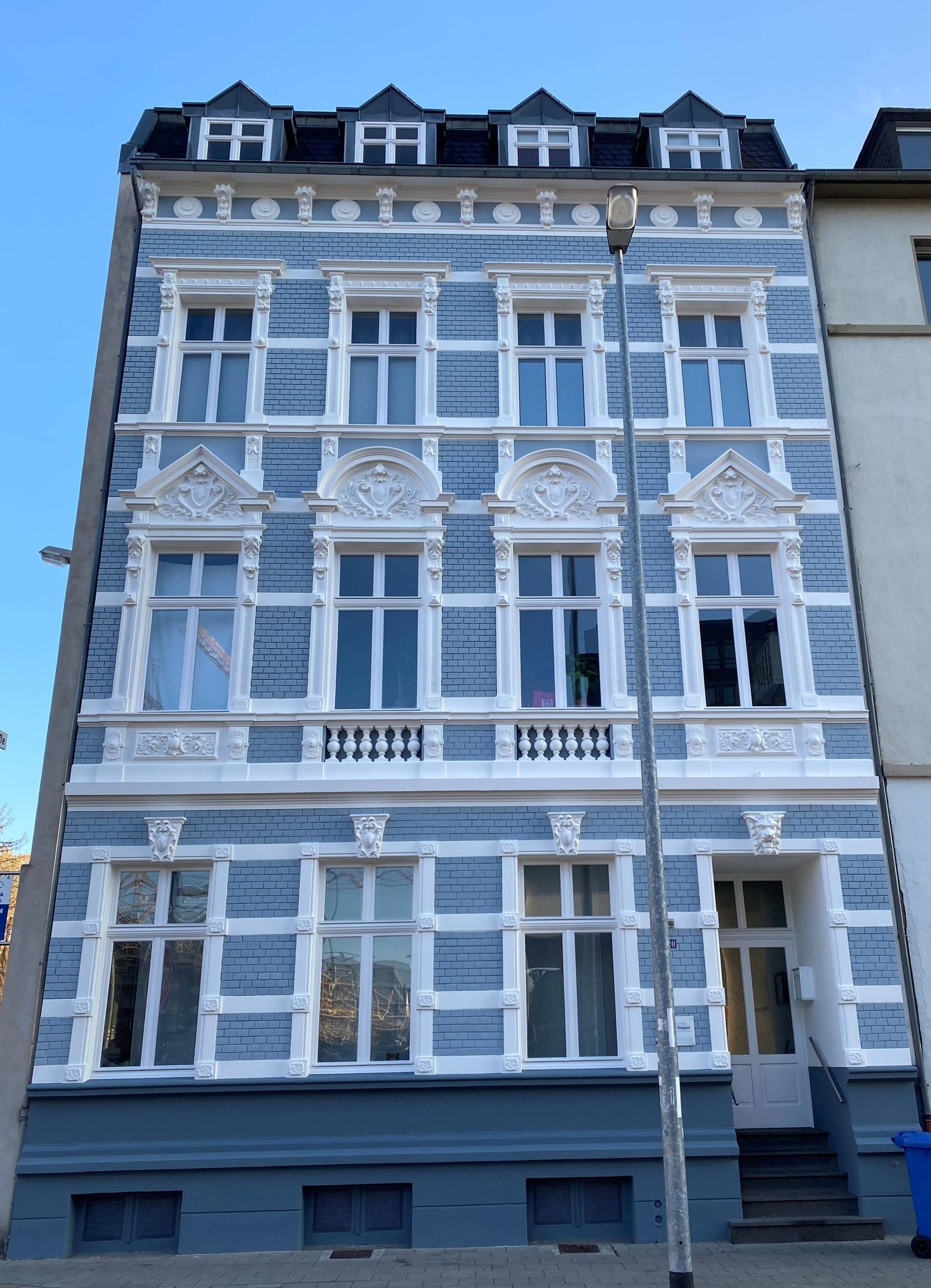Wolfgang Rippen & Sohn, Maler-und Lackierermeister GmbH, Lehmkuhlenweg 2A in Mönchengladbach
