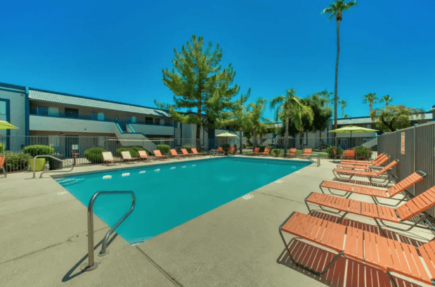Images Gilbert Square Apartments
