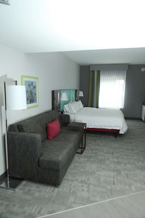 Images Hampton Inn & Suites by Hilton Burlington