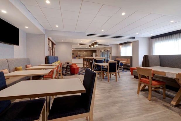 Images Hampton Inn Crown Point