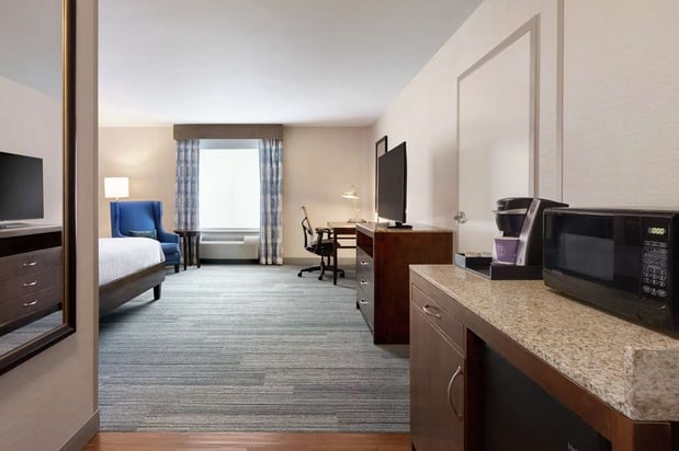 Images Hilton Garden Inn Stony Brook