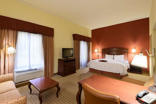 Images Hampton Inn & Suites Peoria at Grand Prairie, IL
