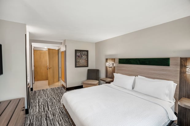 Images Holiday Inn Express & Suites Hayward by IHG