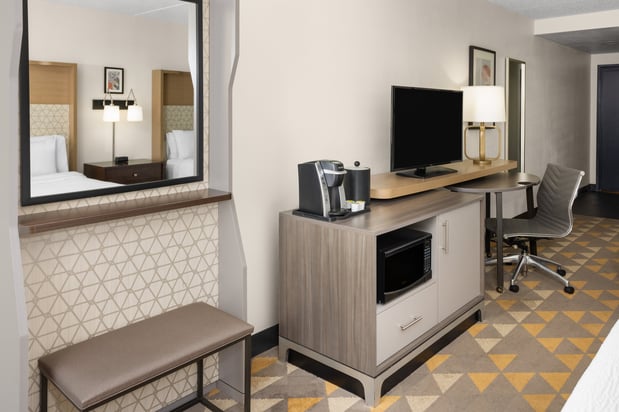 Images Holiday Inn Morgantown - Reading Area by IHG