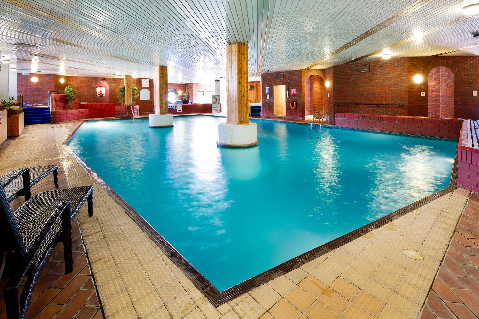 The swimming pool at Mercure Maidstone Great Danes Hotel Mercure Maidstone Great Danes Hotel Maidstone 01622 528565