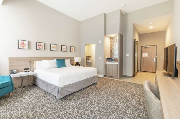 Images Hilton Garden Inn Wichita Downtown