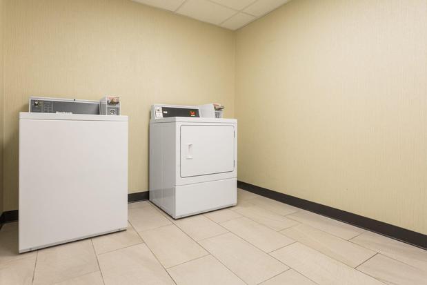 Images Holiday Inn Boone - University Area by IHG
