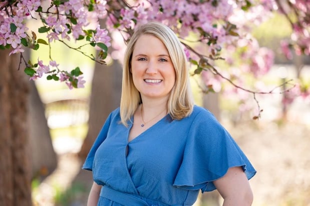 Images Elizabeth Barnes, Counselor