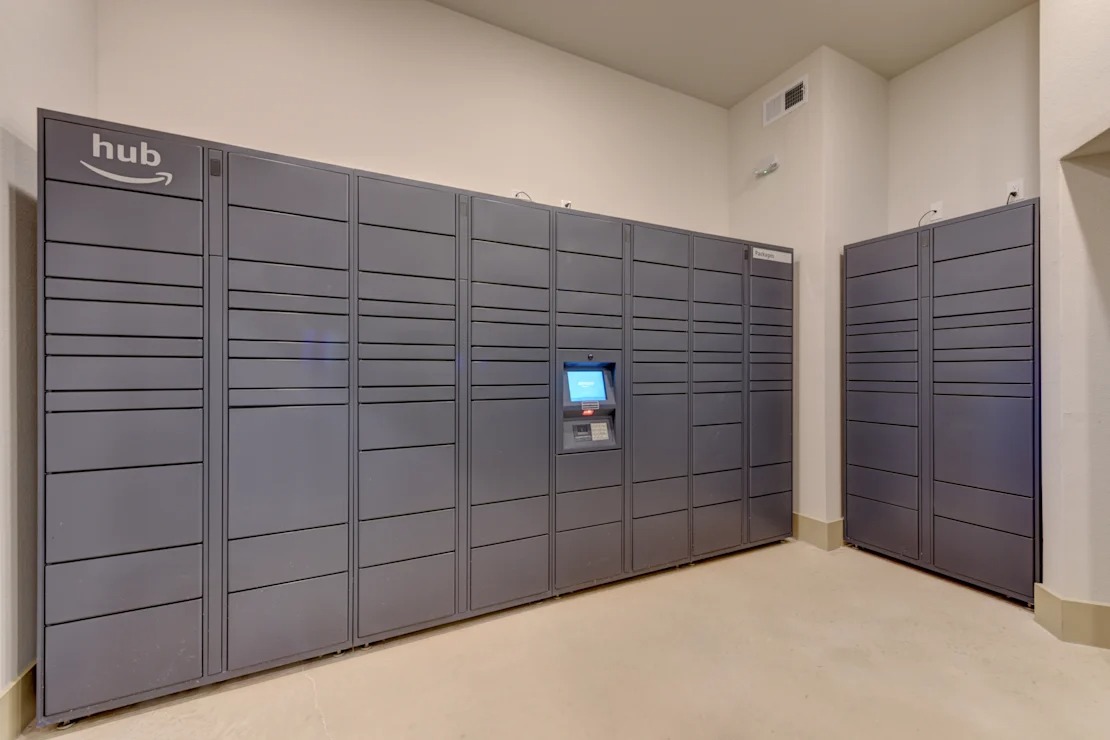 Amazon Hub Lockers 