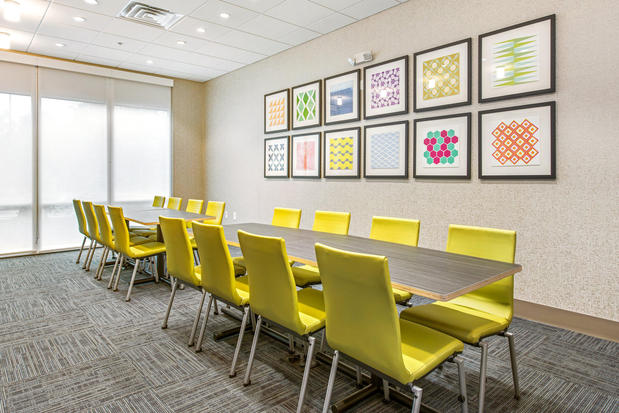 Images Holiday Inn Express & Suites Carrollton West, an IHG Hotel