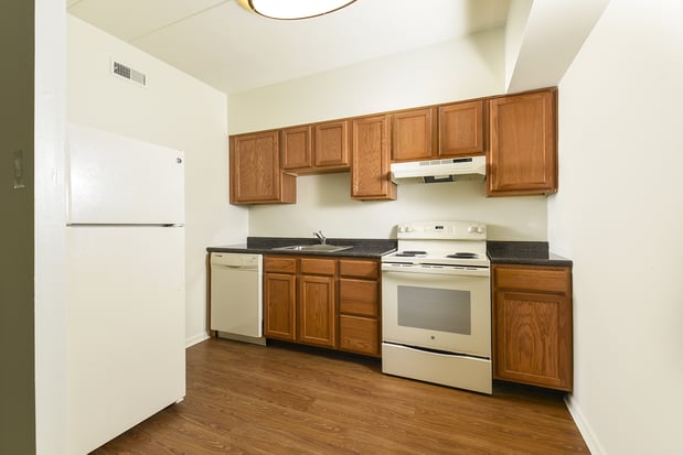 Images Summit Trace Apartments