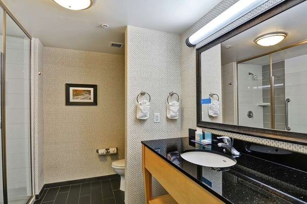 Images Hampton Inn & Suites Raleigh/Crabtree Valley