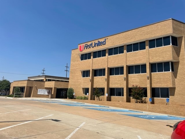 First United Bank - OKC South Western - exterior parking lot