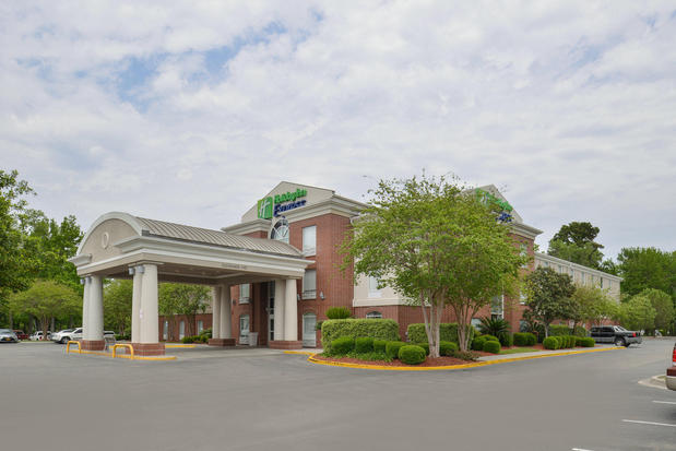 Images Holiday Inn Express & Suites Lafayette by IHG