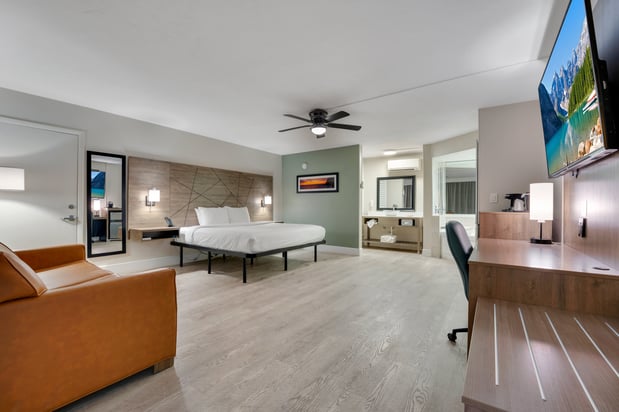 Images Quality Inn & Suites Airport Cruise Port Hollywood