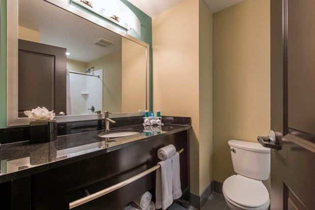 Images Holiday Inn Express & Suites Colorado Springs Central by IHG
