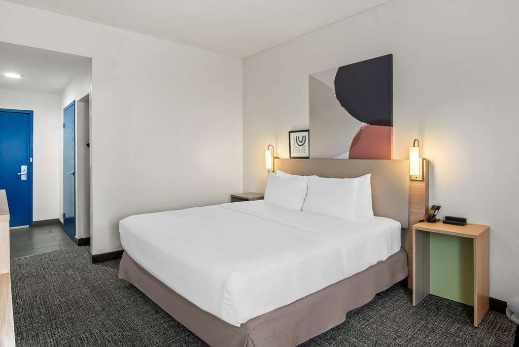 Guest room