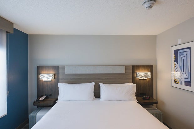 Images Holiday Inn Express & Suites Marquette by IHG