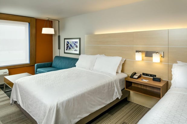 Images Holiday Inn Express & Suites Medford by IHG