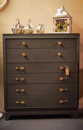 Images Trader Maes Furniture and Decor Market