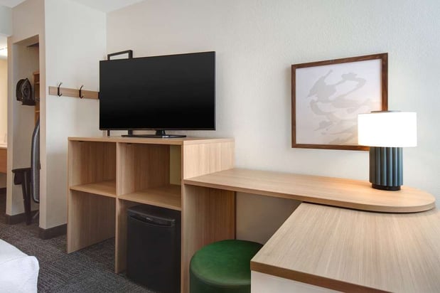 Images Spark by Hilton Rochester University Area