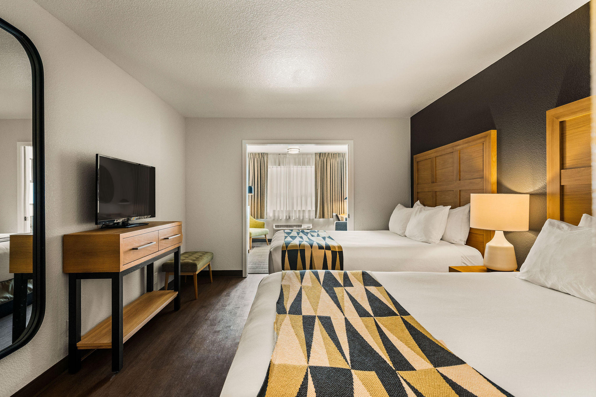 Oxford Suites Redding Guestrooms