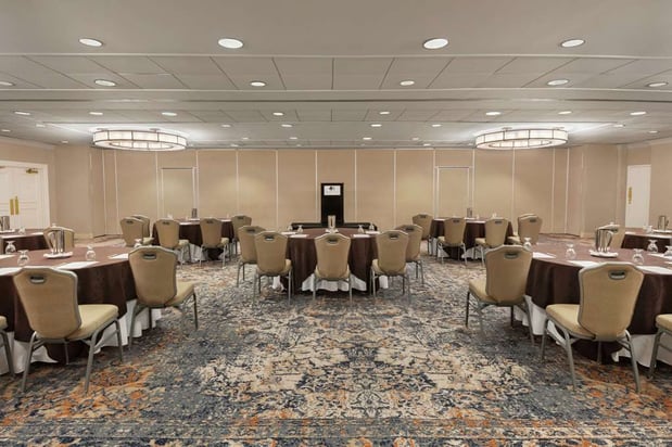 Images DoubleTree by Hilton McLean Tysons