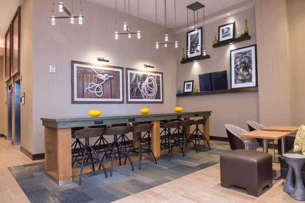 Images Hampton Inn & Suites Washington DC-Navy Yard