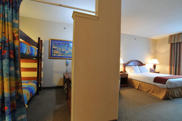 Images Holiday Inn Express & Suites Erie (Summit Township), an IHG Hotel