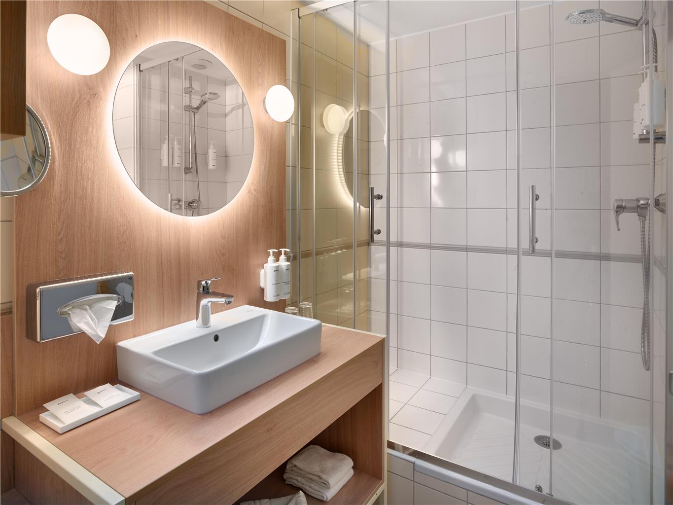 Standard Room Bath