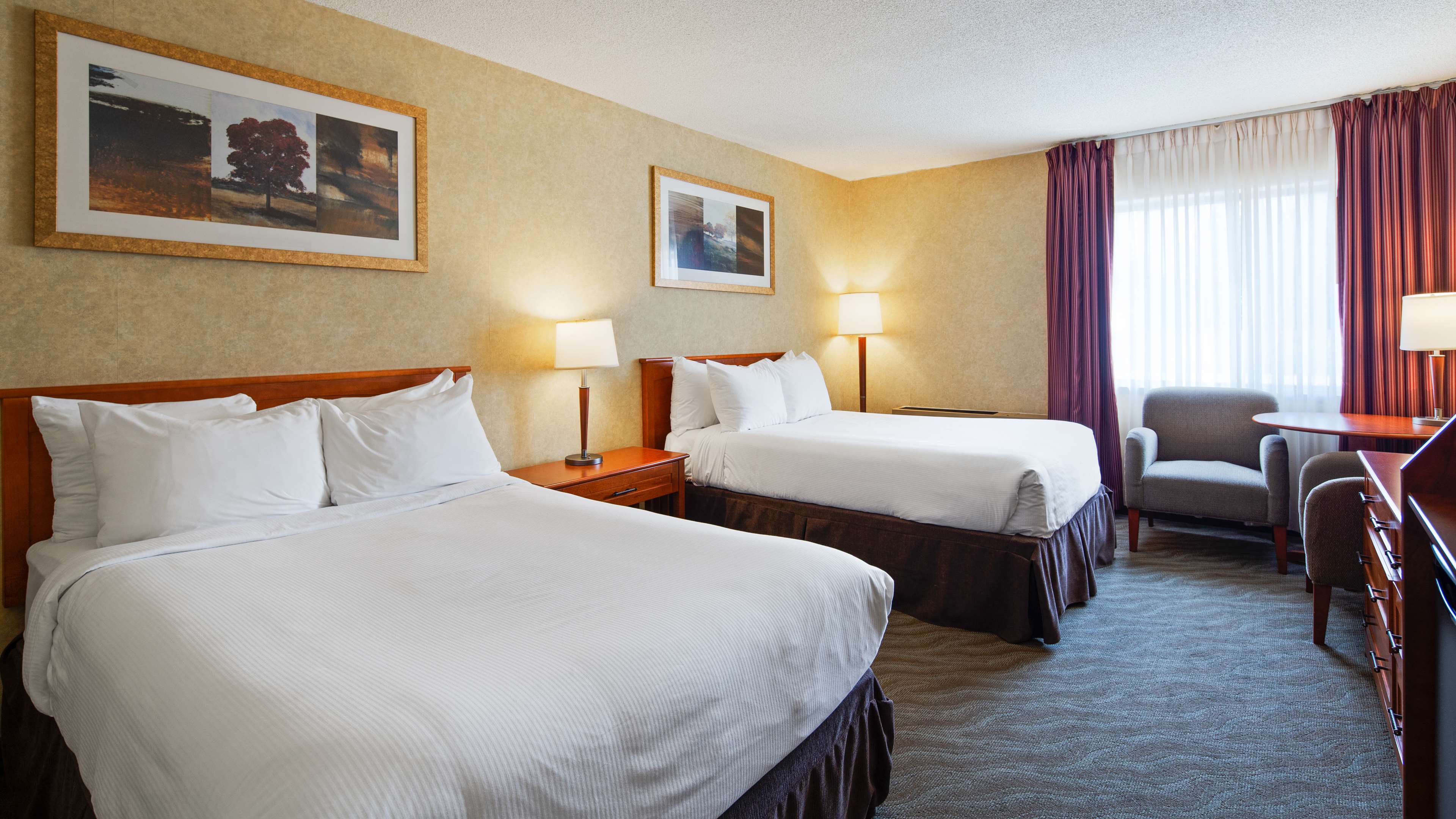 Double Bed Guest Room Best Western North Bay Hotel & Conference Centre North Bay (705)474-5800