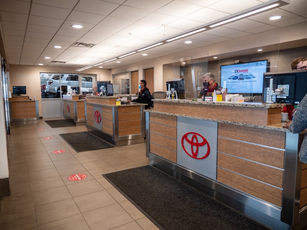 Images Luther Brookdale Toyota