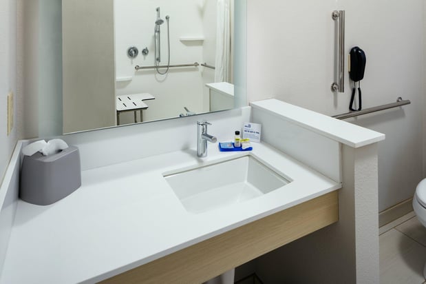 Images Holiday Inn Express & Suites Medford by IHG