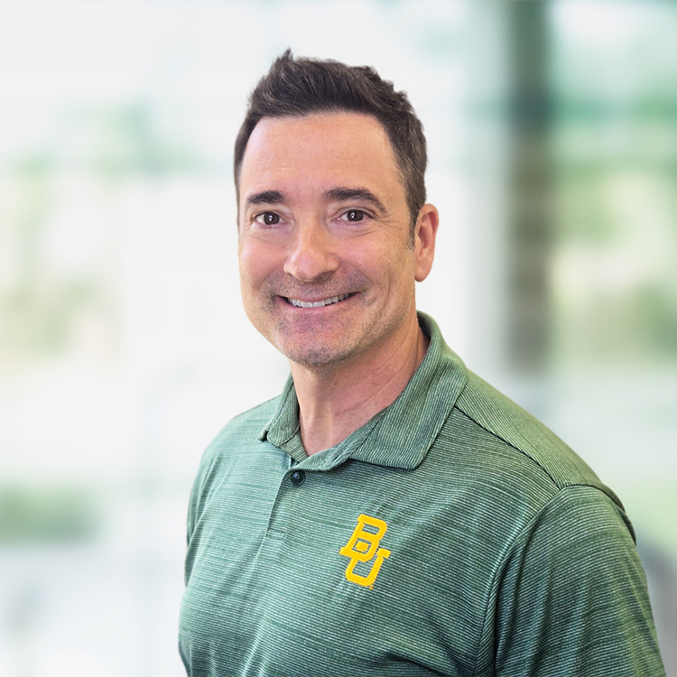 Headshot of William Schoen, a wealth advisor at Chase