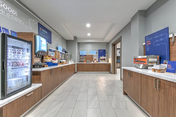 Images Holiday Inn Express & Suites Winnie by IHG