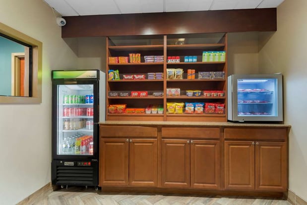 Images Best Western Plus Suites-Greenville