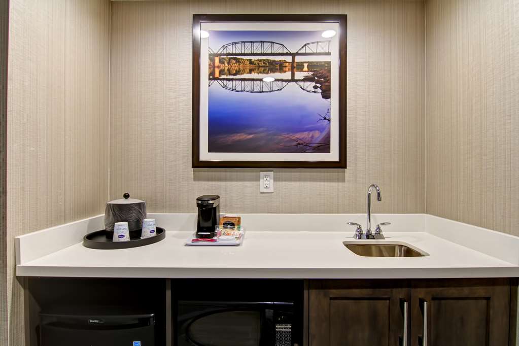 Images Hampton Inn & Suites by Hilton Saskatoon Airport