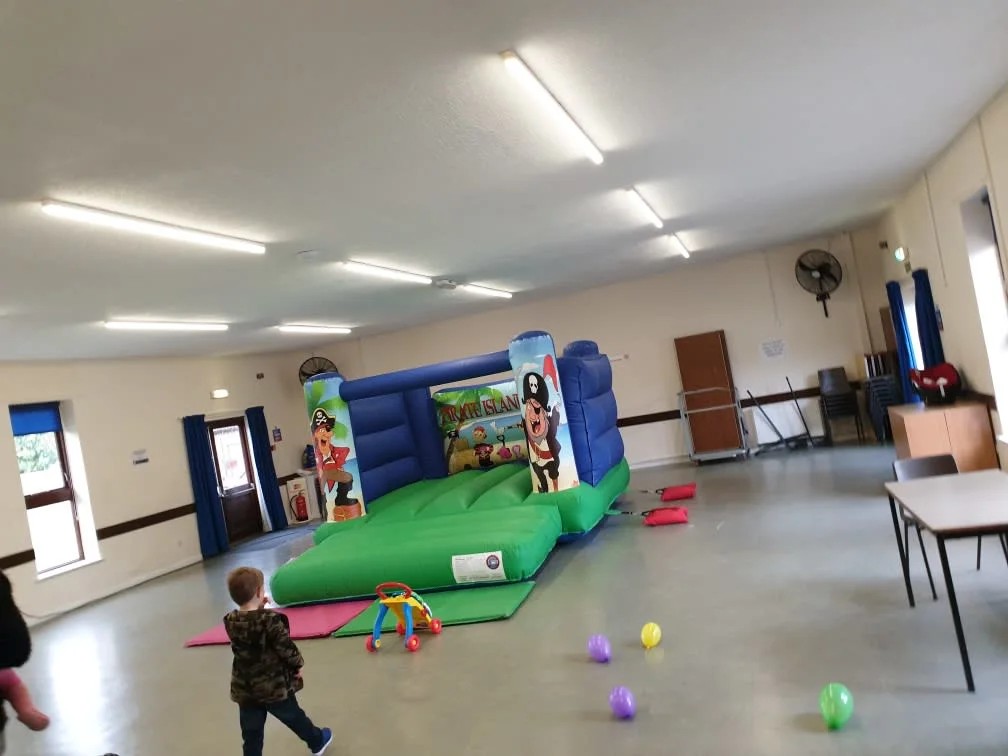 Images Top Banana Bouncy Castles
